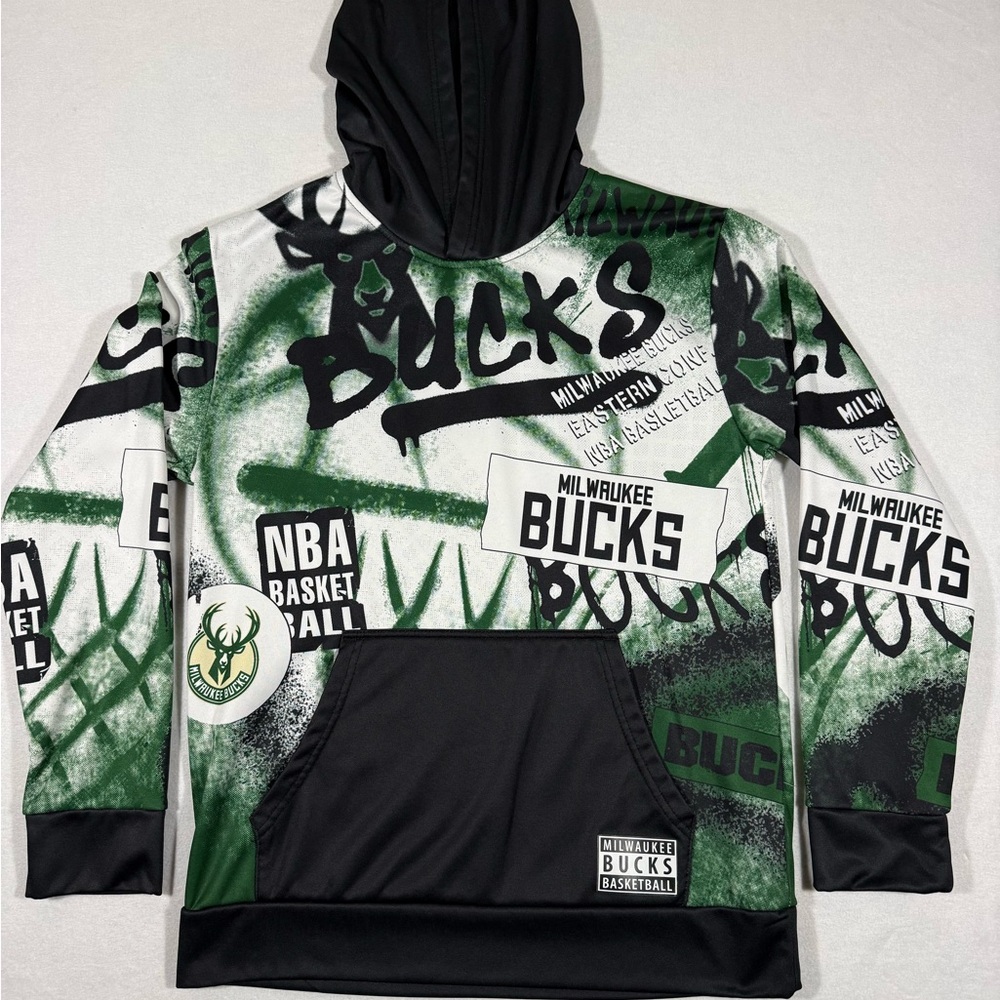 NBA Milwaukee Bucks Graphic Graffiti Hoodie Size 18/20